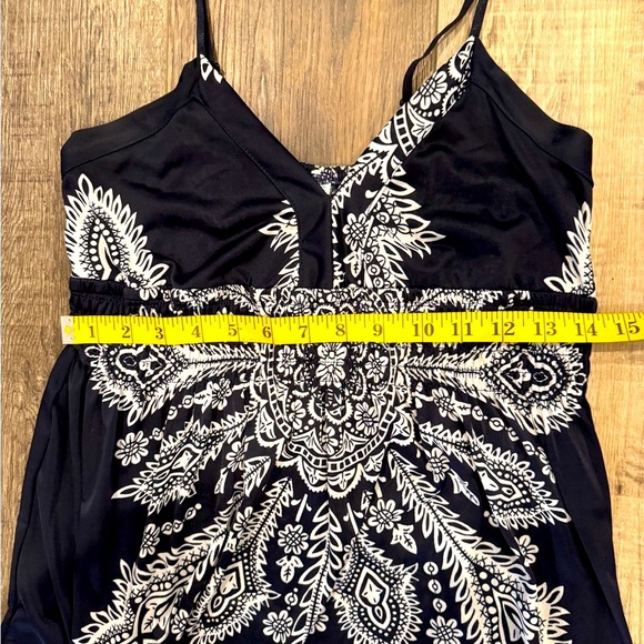 Elegant Navy and White Spaghetti Strap Dress - Picture 5 of 13